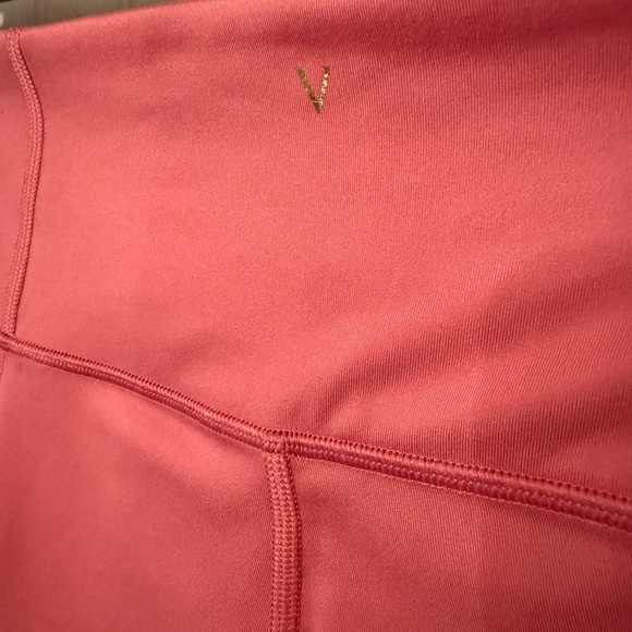 Victoria’s Secret Mauve Small Leggings with pockets - Picture 3 of 4